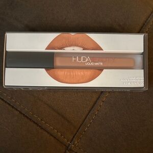 HUDA BEAUTY Liquid Matte Lipstick - Warm Nude